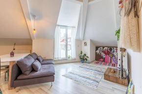 Modern Apartment with Balcony near Public Transportation in Kagithane